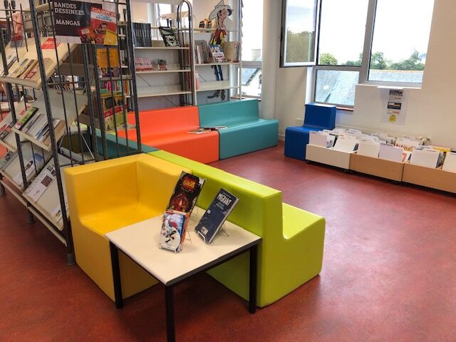 Banquettes SOFA au CDI du Lycée Saint-Ilan à Langueux