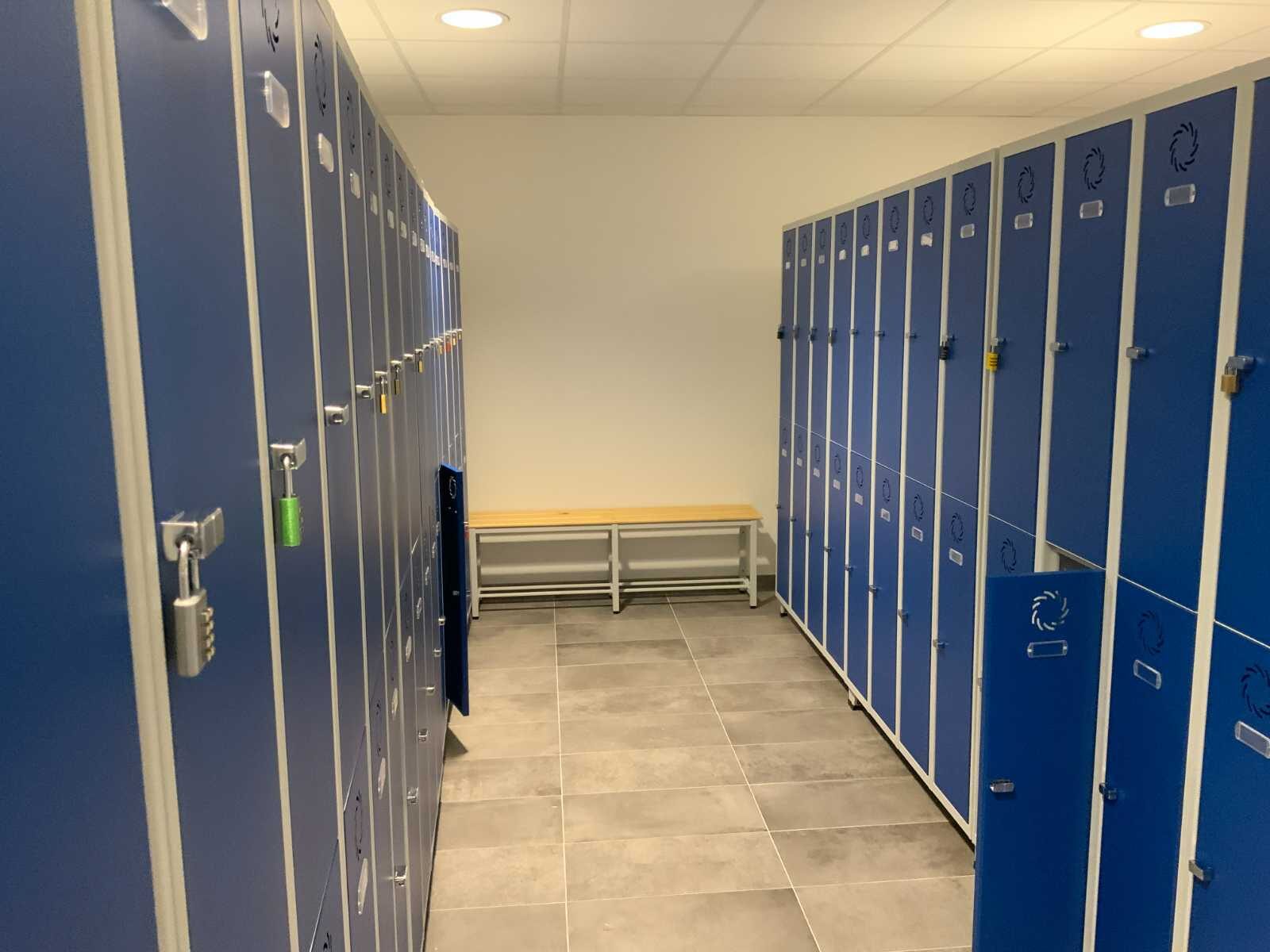 Penderies et bancs bois