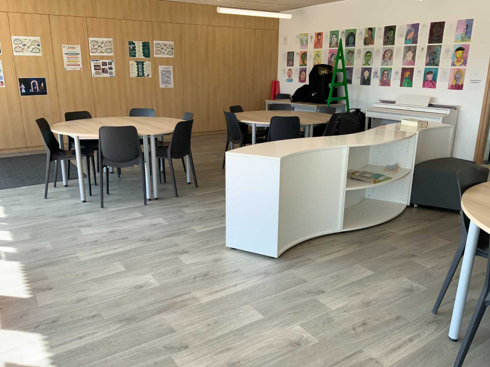 Aménagement du CDI d'un collège-lycée à Lesneven