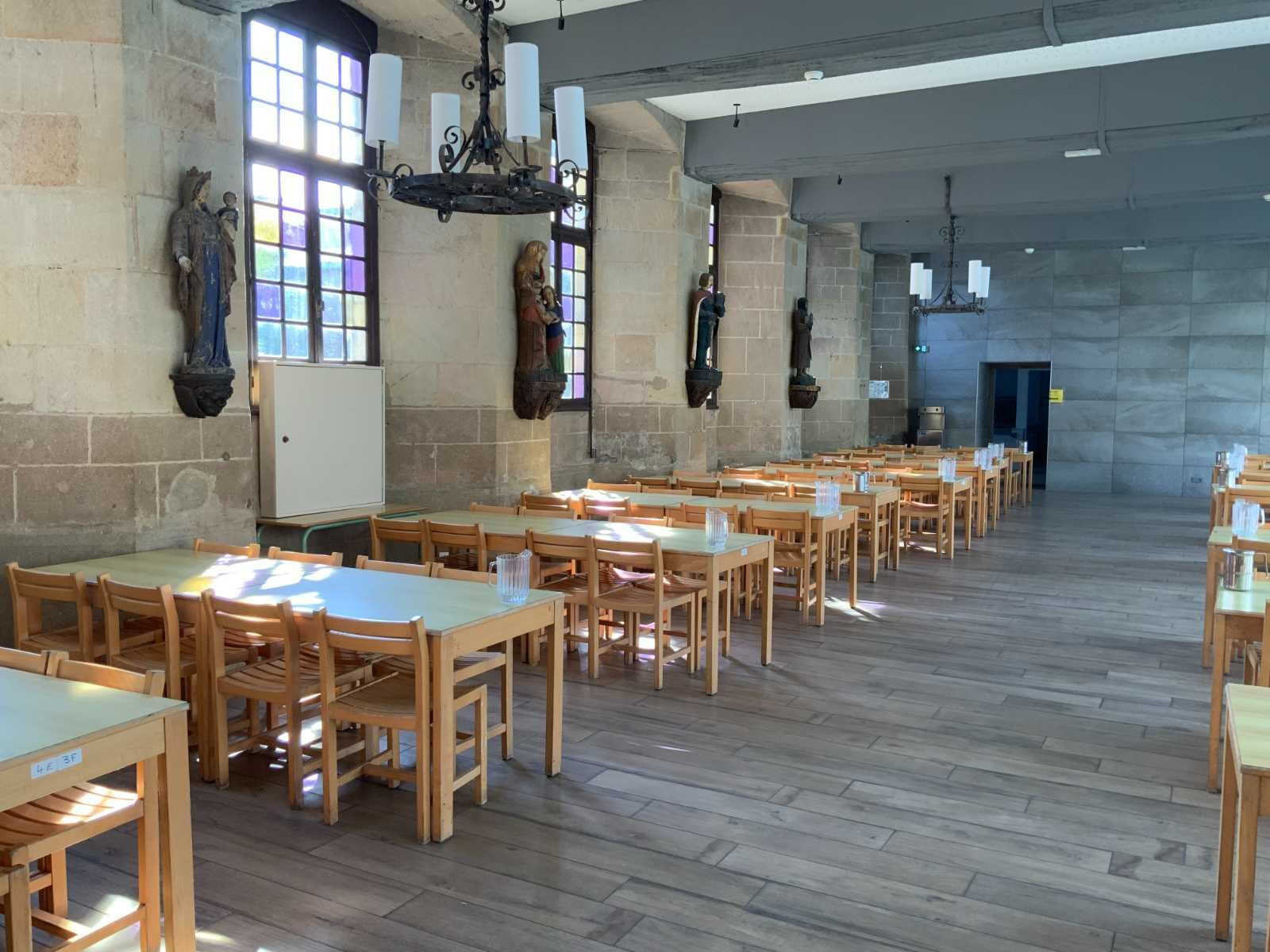 Salle de restauration en pierre