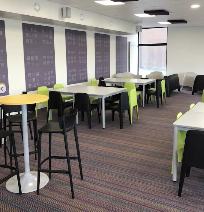 Espace accueil et détente — Collège Saint-Stanislas à Saint-Renan