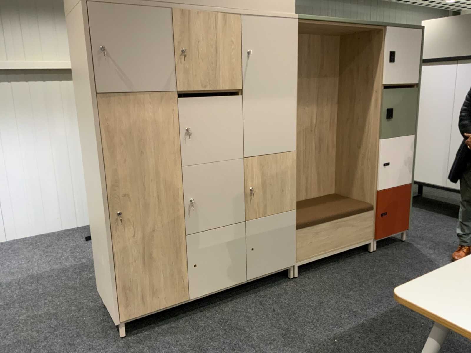 Vestiaires modulaires colorés pour un fournisseur