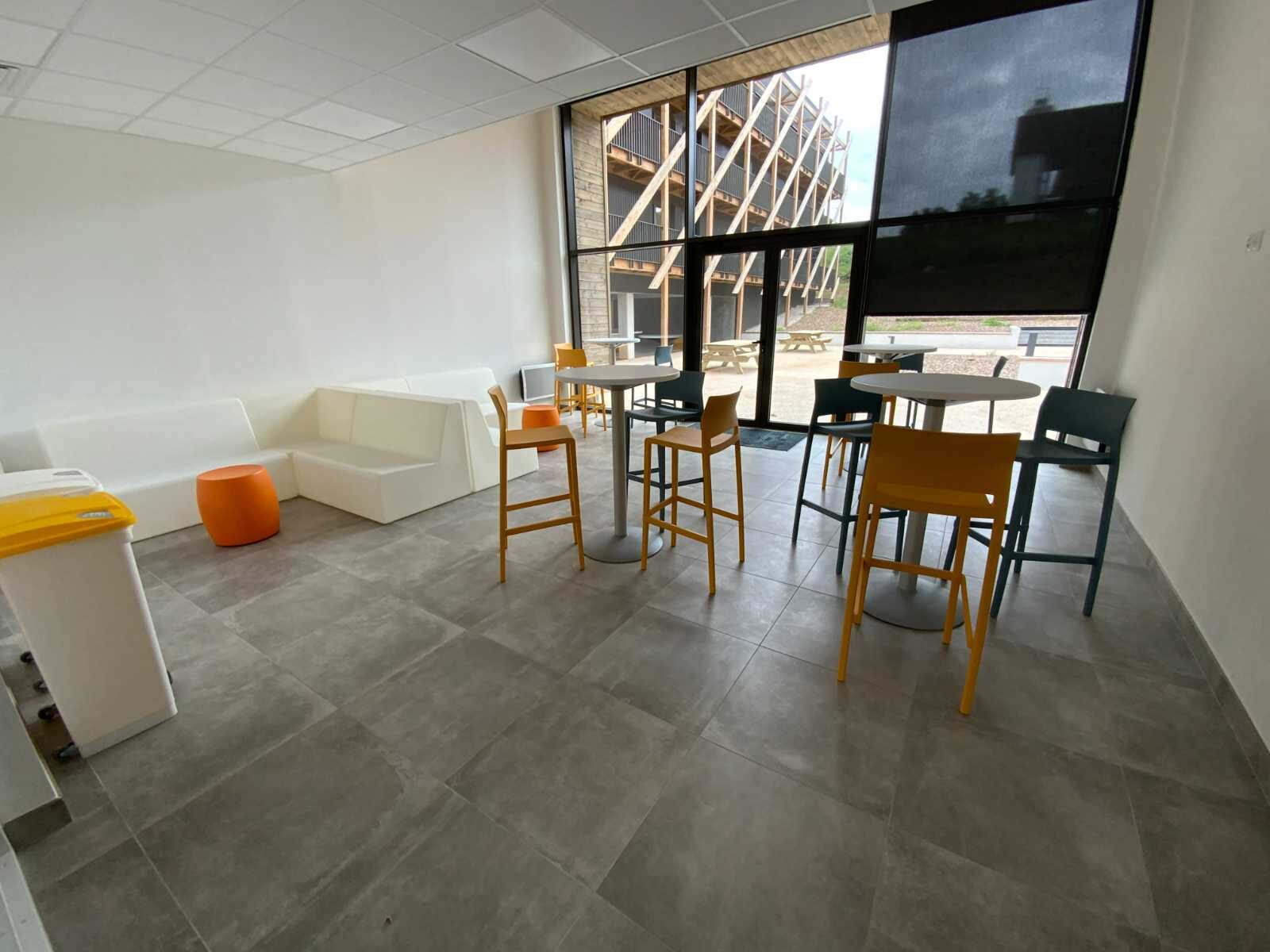 Aménagement du foyer du lycée à Plouzané