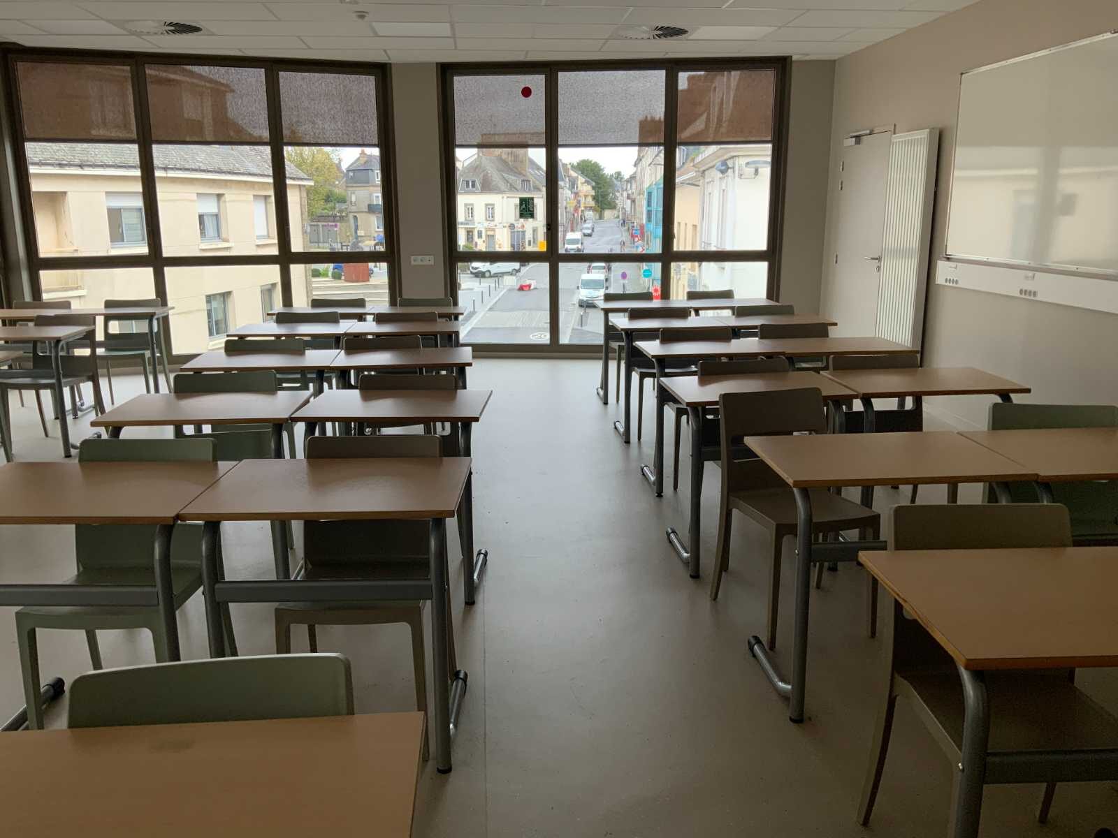 Salle de classe pour un collège-lycée à Ploërmel