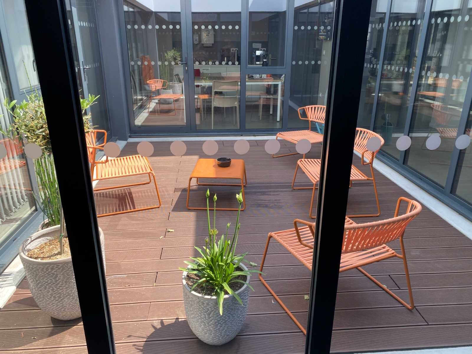 Terrasse détente et coin café à Saint-Brieuc