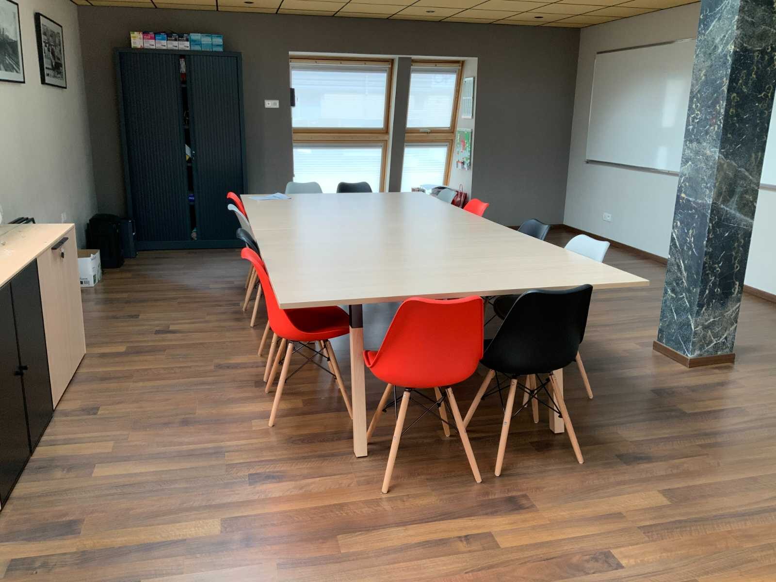 Salle de réunion conviviale pour un artisan à Bohars