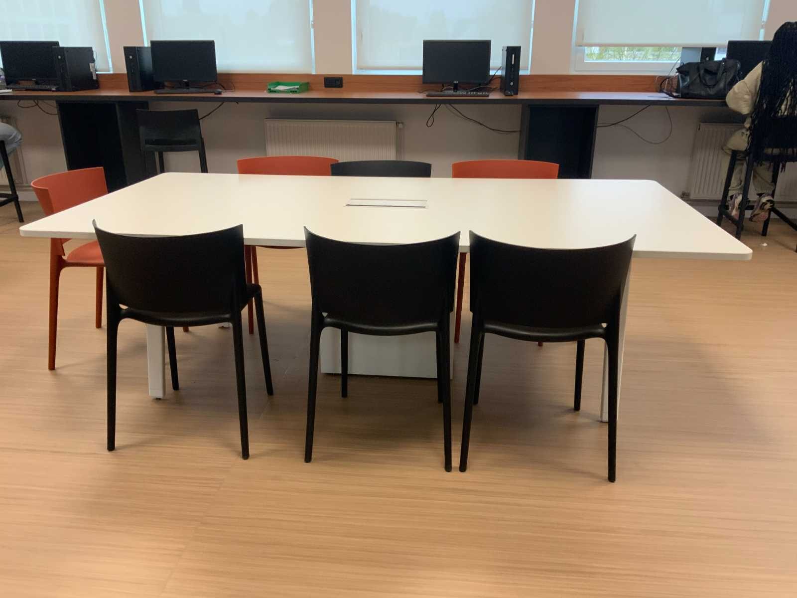 Espace de réunion et de travail pour un collège à Lorient