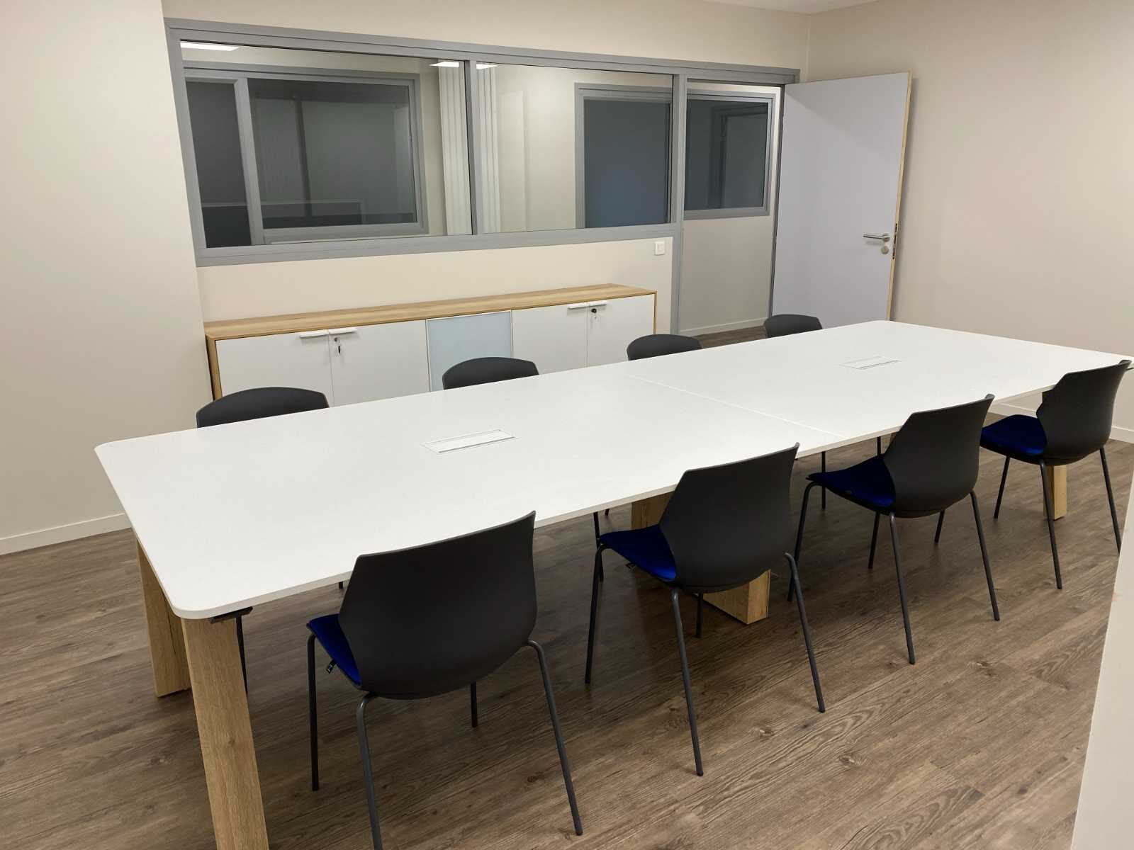 Salle de réunion pour une entreprise du bâtiment à Lothey