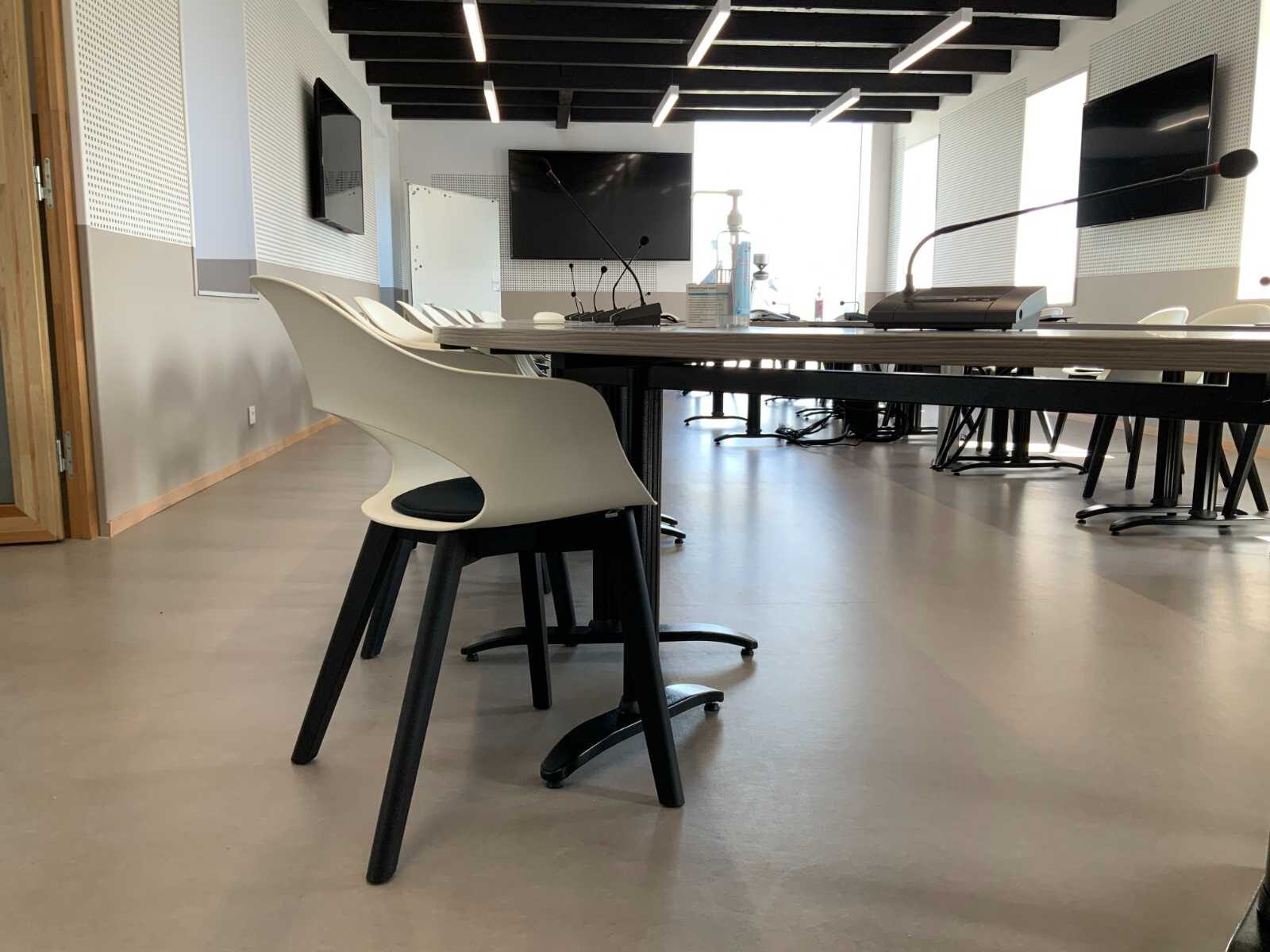 Table de conseil en anneau