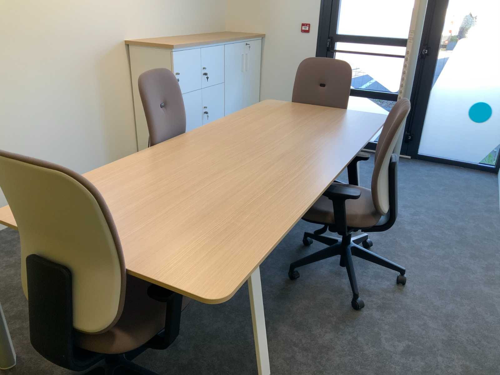 Salle de réunion lumineuse pour une entreprise de services à Landéda — vue 5