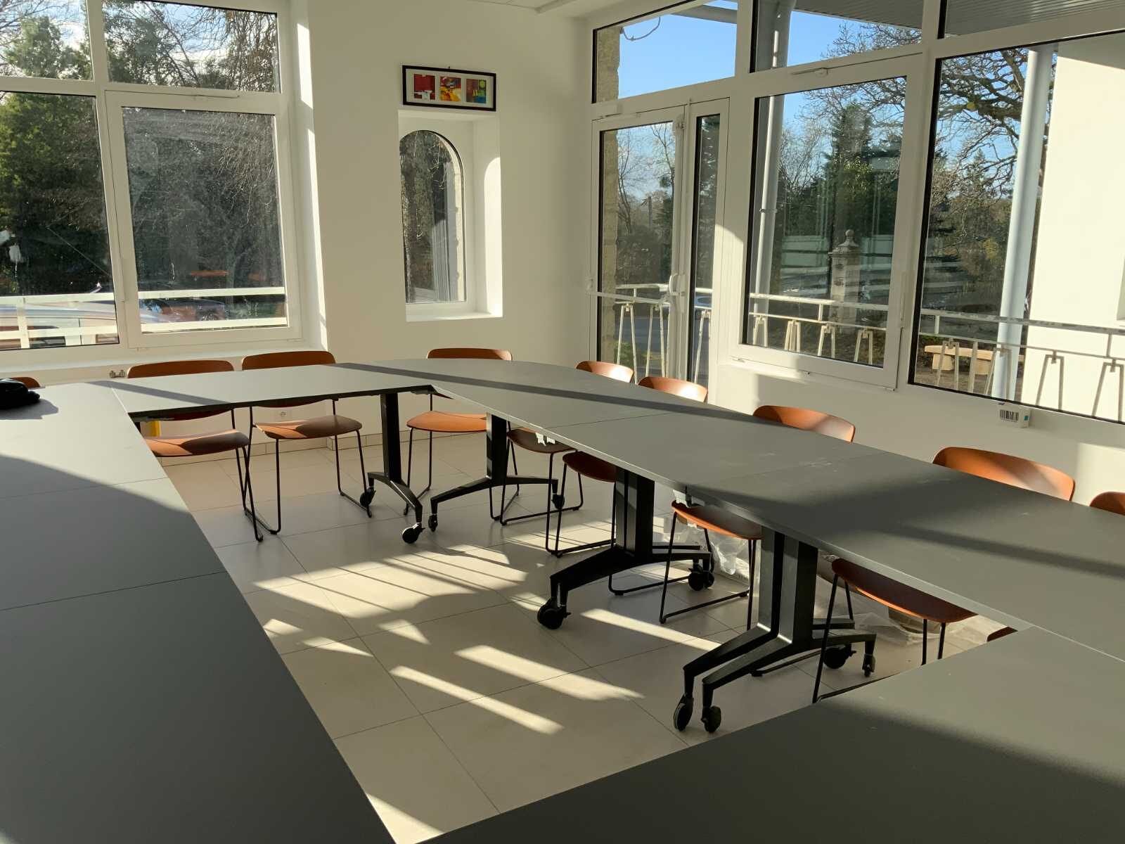 Salle de réunion modulable d'une université à Quimper