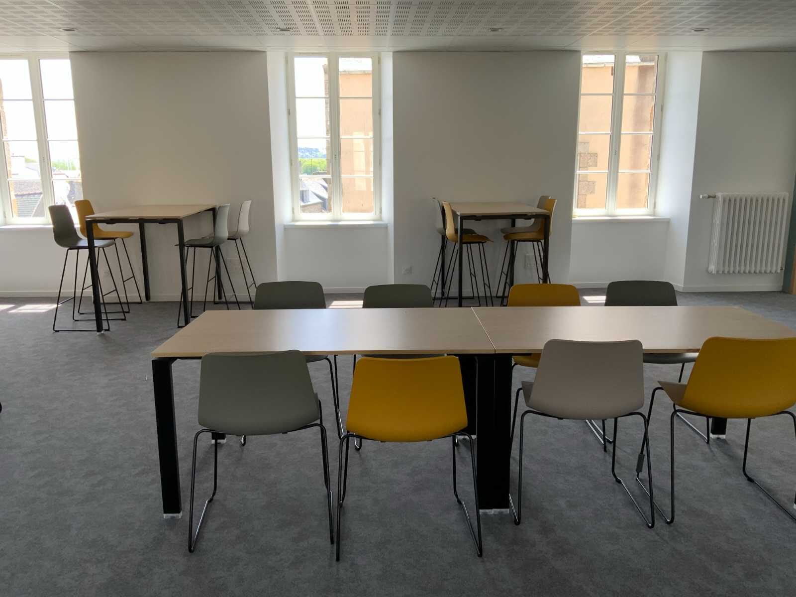 Salle des professeurs d'un collège-lycée à Saint-Pol-de-Léon — vue 4