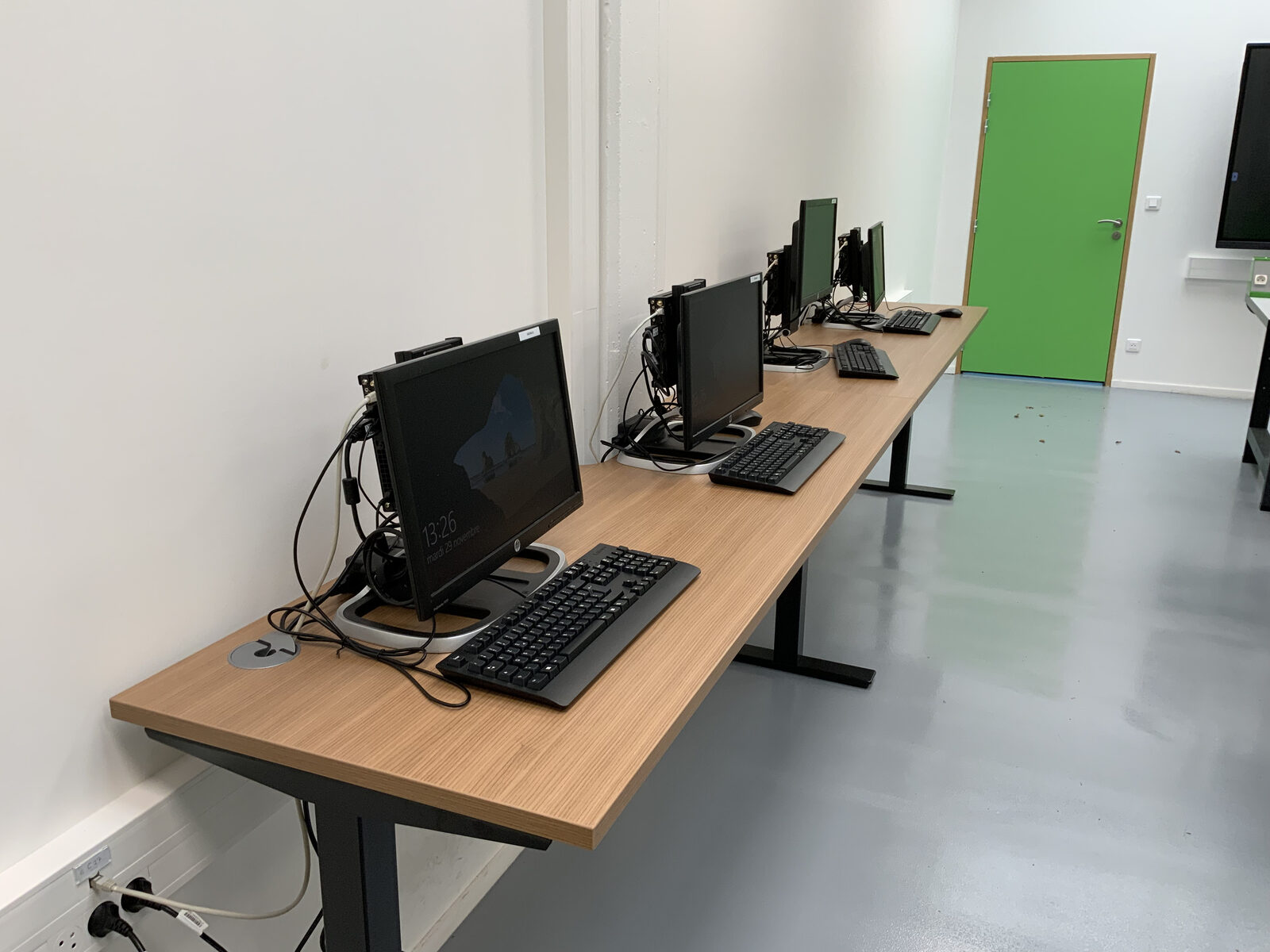 Salle informatique d'un collège-lycée à Brest — vue 5