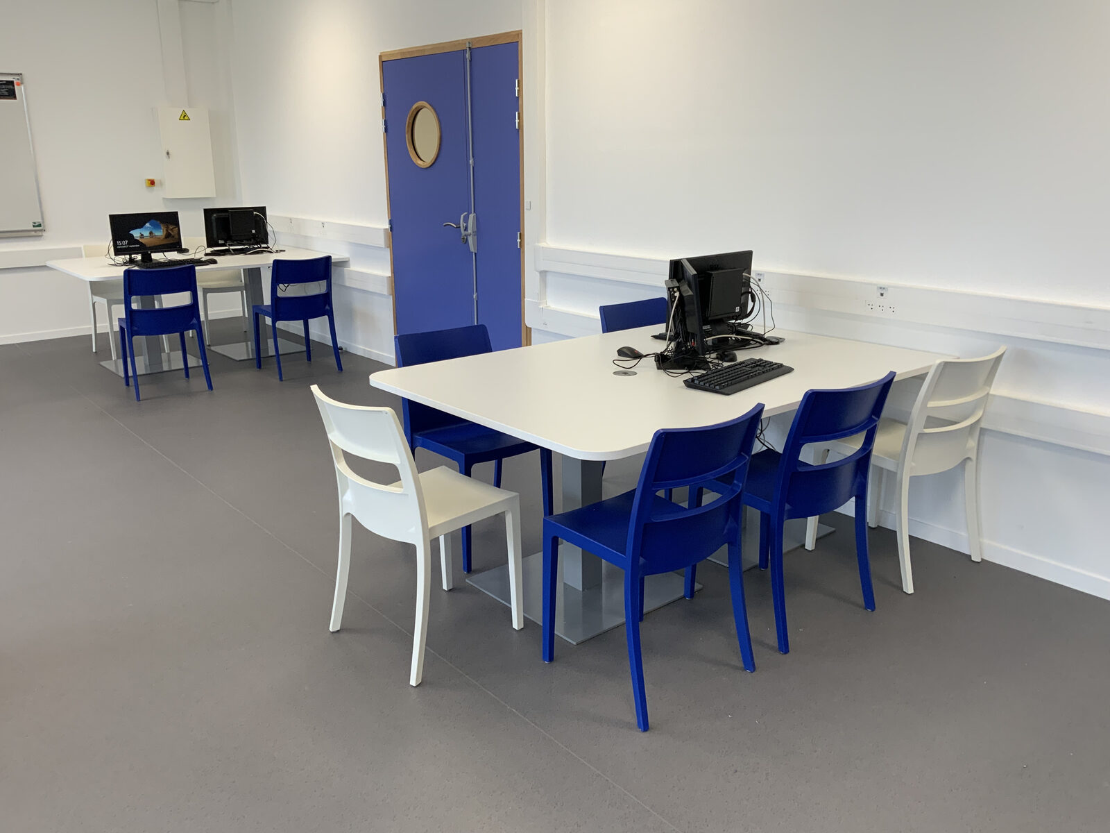 Salle informatique d'un collège-lycée à Brest — vue 6