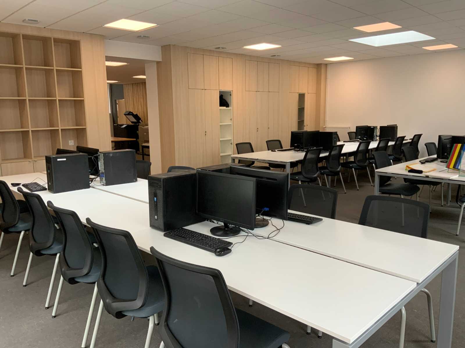 Salle informatique du lycée de Lorient