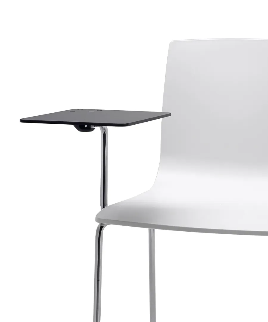 Chaise Alice avec tablette d'écriture anti-panique, vue 2