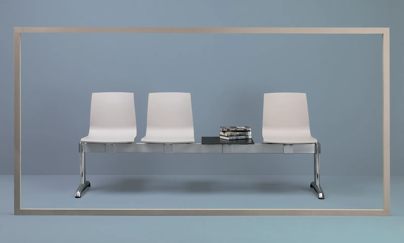 Banquette d'attente Alice avec tablette - assises ignifuges