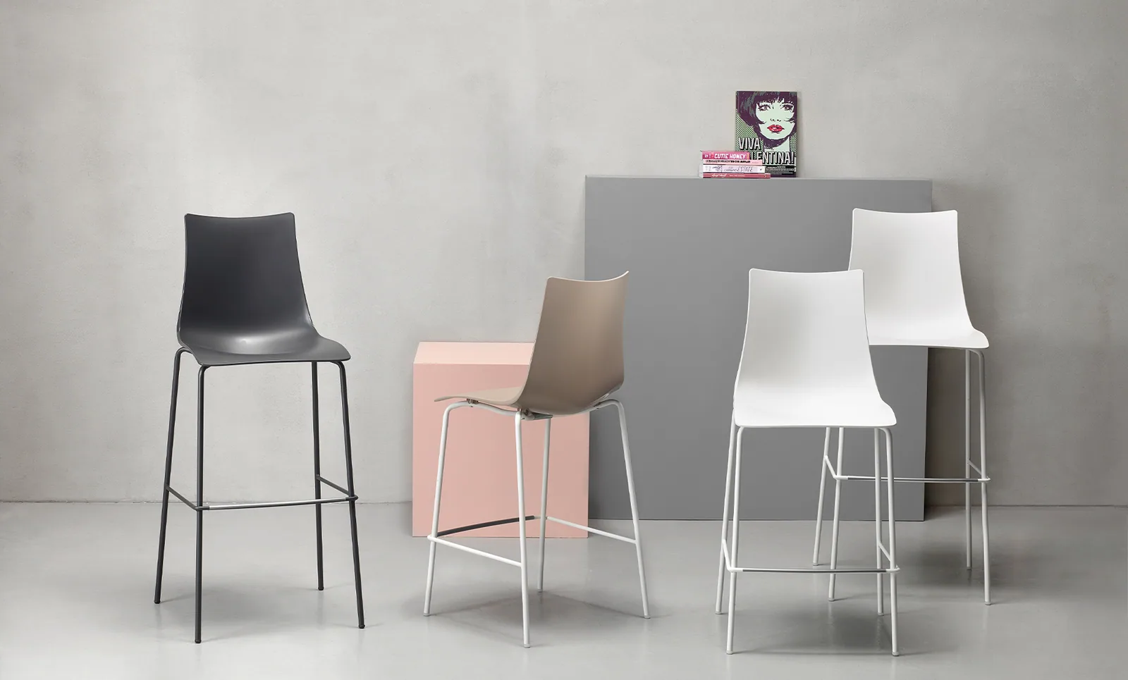 Tabouret Zebra Technopolymère h.80/h.65 cadre peint