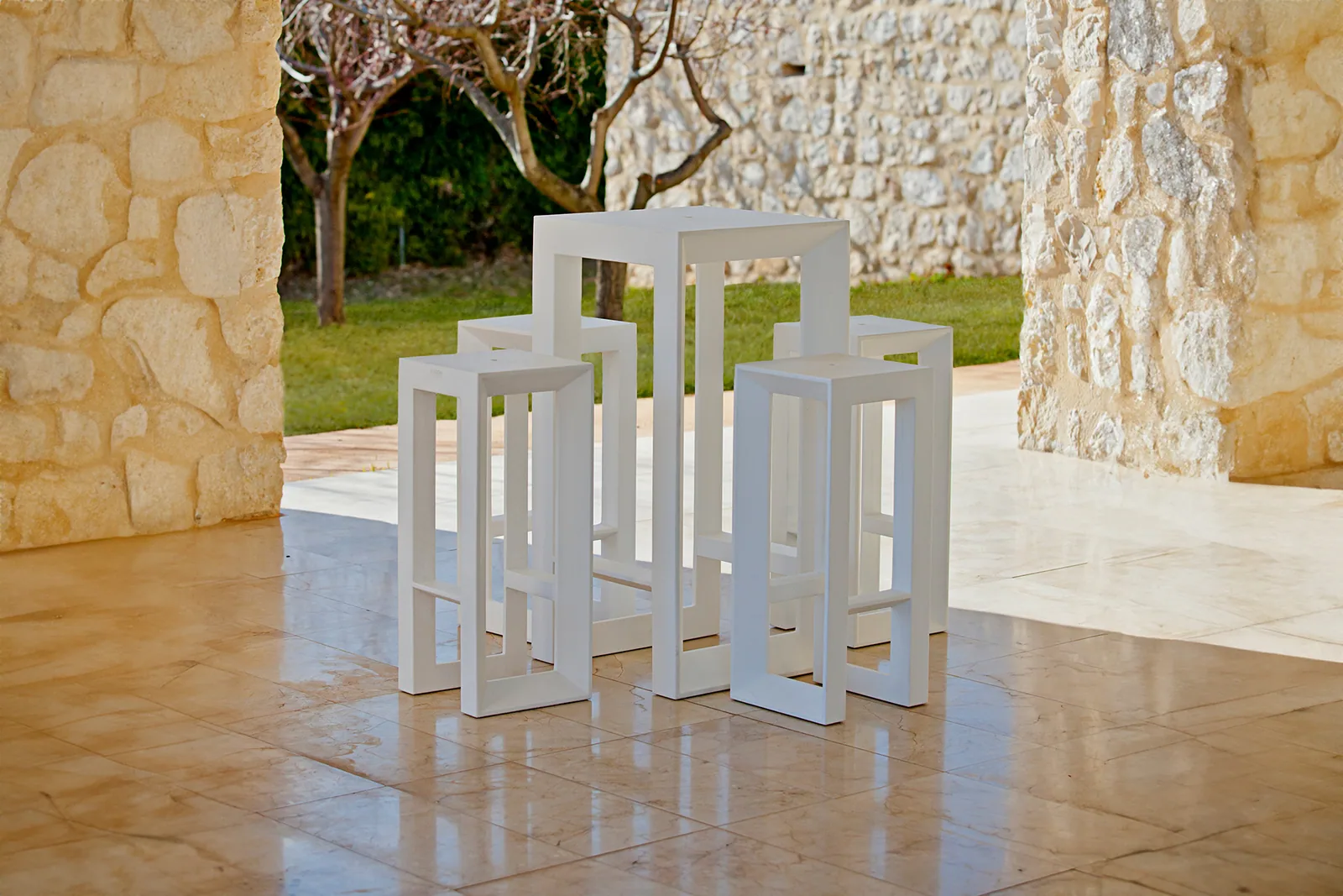 Frame – table de bar 50x50x100, vue 3